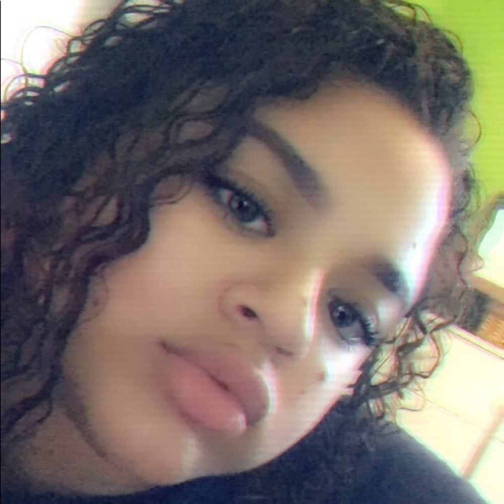 Meet your Posher, Jadore